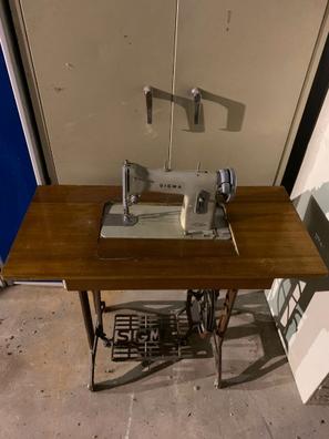 Mueble para máquina de coser de segunda mano por 50 EUR en Valencia en  WALLAPOP