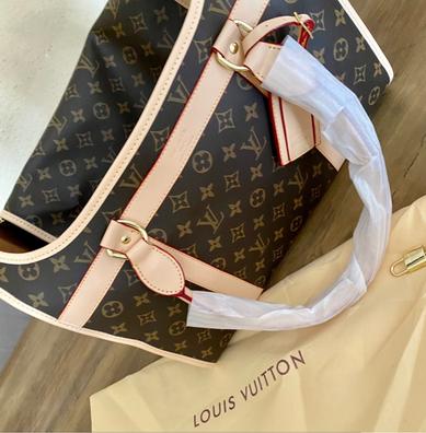 Sale a la venta bolso de segunda mano Louis Vuitton con agujeros