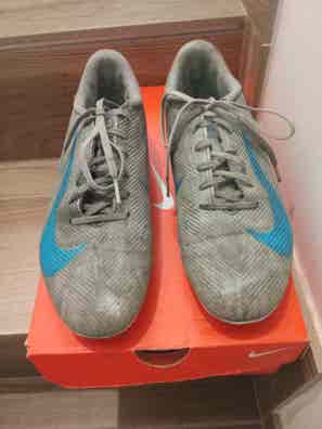 Botas futbol tacos de segunda mano Milanuncios