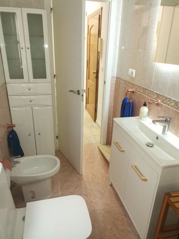Fotografía del inmueble reportado: 300 €/mes — Almería, Almería