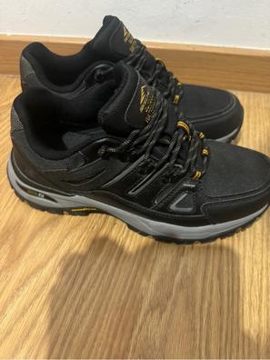 Zapatos skechers hotsell hombre negro usados