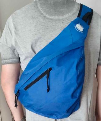 Mochila bandolera para hombre, mochila cruzada de hombro, impermeable,  pequeña, senderismo, multiusos, con puerto de carga USB, Negro-1, Duradero