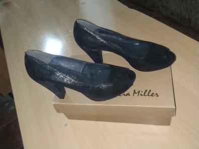 Zapatos de mujer de segunda mano baratos en San Vicente del