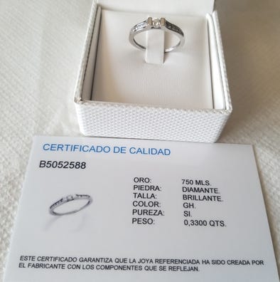 - Anillo oro blanco y Diamantes