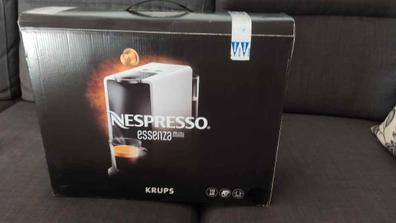 Cafetera Nespresso DeLonghi Essenza por 49 euros y 20 euros en cápsulas