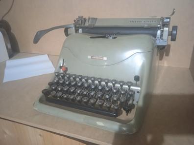 2162-Lote de dos máquinas de escribir, Hispano Olivetti y Canon S