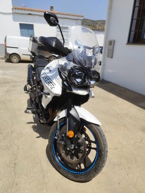 Triumph - Tiger 800 xrx