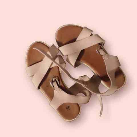 Milanuncios sandalias rosa niña talla 29