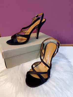 Tacon Fino Sandalias Ocre Tacon Sandalia Metal Platino De Plumers