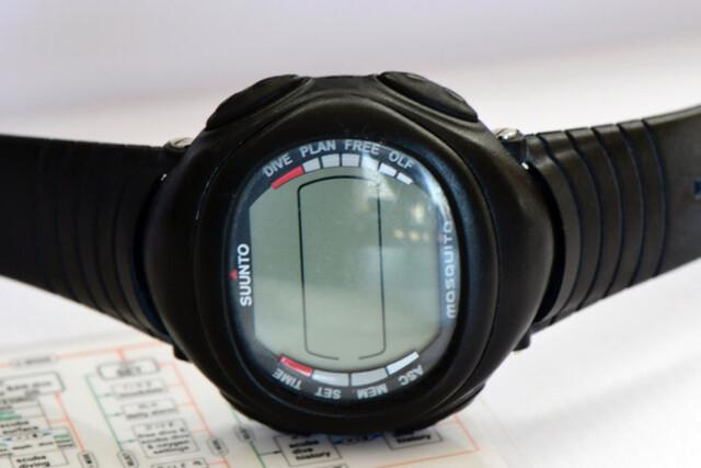 Suunto mosquito dive online watch