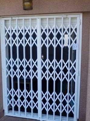 Rejas para ventanas Barcelona - Instalación, Reparación - Rejas y Ballestas