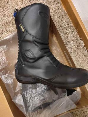 Botas moteras hombre de segunda mano por 18 EUR en Valencia en