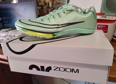 Zapatillas de clavos atletismo NIKE de segunda mano por 60 EUR en Madrid en  WALLAPOP