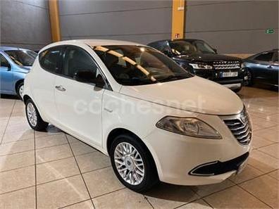 Lancia muestra el frontal del nuevo Ypsilon