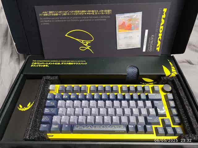 Milanuncios - Teclado Madkat el Rubius amarillo