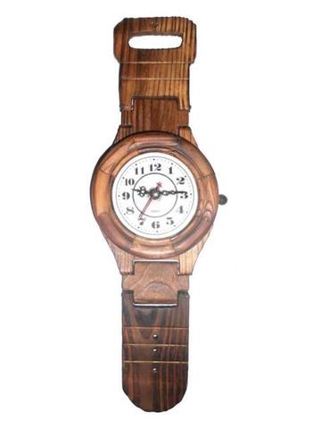 - Reloj madera forma de pulsera