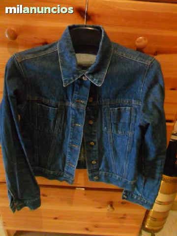 - Chaqueta pull and bear