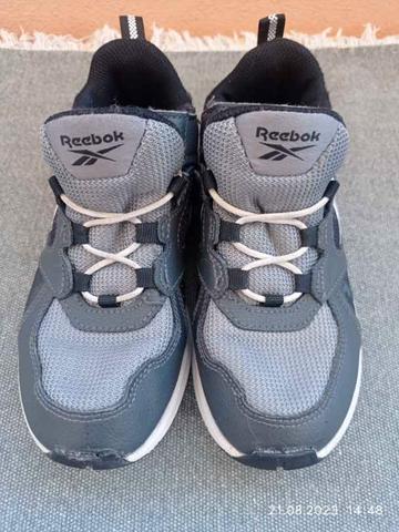 Zapatos reebok para niñas hotsell segunda mano