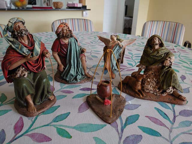Triciclo Editores Figura Re Melchor – Belén Serie JL Mayo – 11 Cm – Dorata – Collezione Natale BEL118