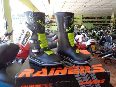 Botas cross infantiles. Anuncios para comprar y vender de segunda mano | Milanuncios