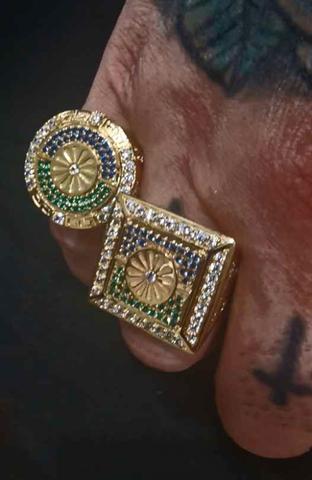 Milanuncios SELLO ORO 18KT BANDERA Y RUEDA GITANA