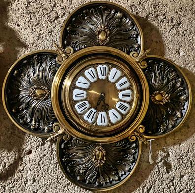 Reloj de pared Bulova Williams de madera