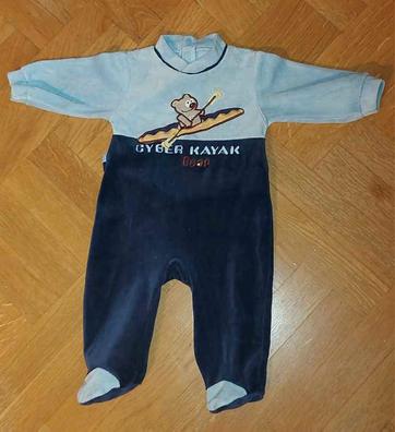 Varios de ropa bebe niño 0-3 meses de segunda mano por 10 EUR en Oviedo en  WALLAPOP