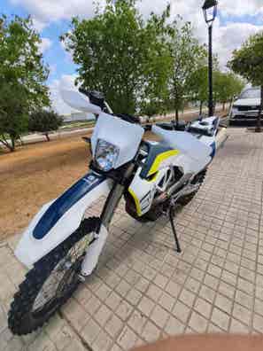 Husqvarna - 701 enduro