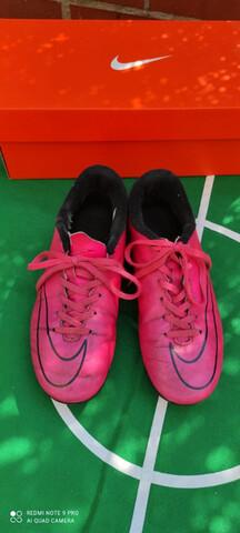 Milanuncios - Botas fútbol niño Nike Rosa