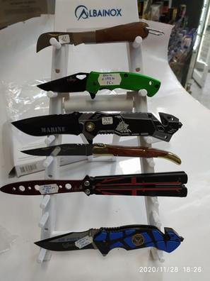 expositor para navajas y cuchillos d'occasion pour 60 EUR in Albacete sur  WALLAPOP