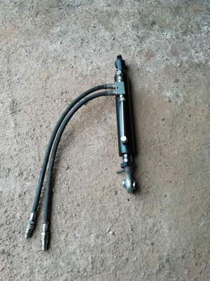 Tercer Punto Hidráulico Para Tractor Cat 1-1 – 530-810 Mm, Con Bloqueo Y 2 Mangueras De 75 Cm | 3500 Kg De Empuje, 250 Bares