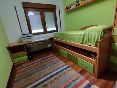 Dormitorio puente de matrimonio en color madera clara veteada