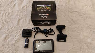 GPS TomTom Go Live 1005 EUROPA IQ Con Manos Libres - Navegador De Coche, Segunda Mano En Buen Estado