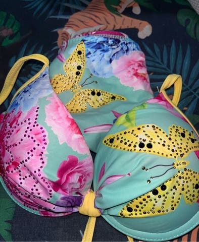 Milanuncios - Bikini top estampado mariposas y flores