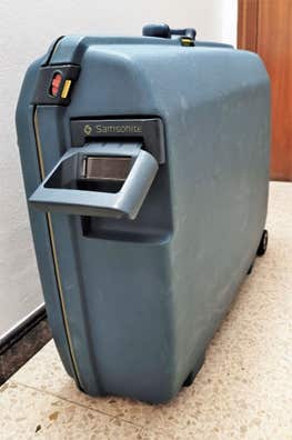 Valise Rigide Samsonite Grise, Grande Taille, à Roulettes (2 Roues), Pas De Clés