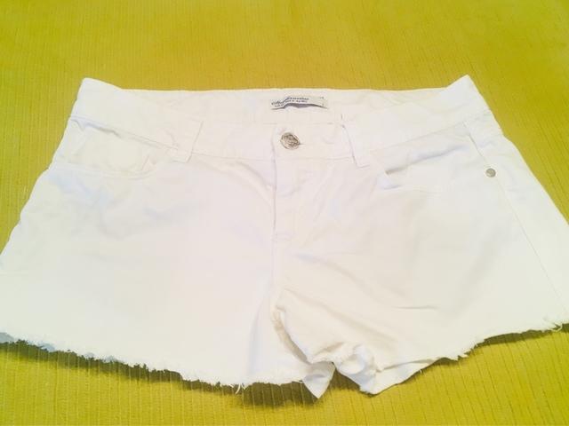 Short discount polipiel stradivarius