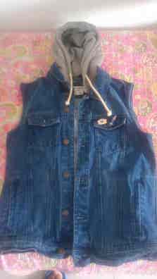 Rompi Chalecos De Pull And Bear Chaleco Vaquero De Segunda Mano