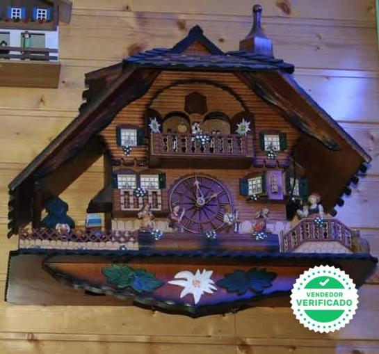 CASA SELVA NEGRA CON MúSICOS
