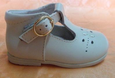 Zapatos Bebé sin Suela Cruzados de Piel Beige León Shoes