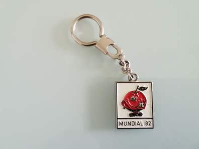 Llavero mascota Naranjito Mundial Fútbol paña 82 de segunda mano por 5 EUR en Tarragona en WALLAPOP