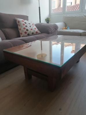 Mesa de centro de cristal curvado, ideal para colocarla delante de un sofá