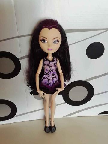 Muñeca Ever After High- Raven Queen em segunda mão durante 8 EUR