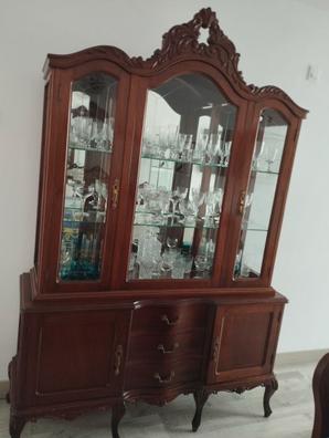 Muebles antiguos de segunda mano.