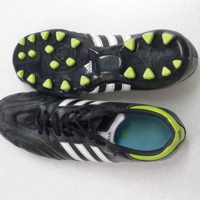 BOTAS FUTBOL MULTITACO ADIDAS 37 1/3 de segunda mano por 20 EUR en Bonanza  en WALLAPOP