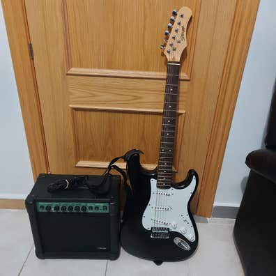 Amplificador guitarra Instrumentos musicales de segunda mano | Milanuncios
