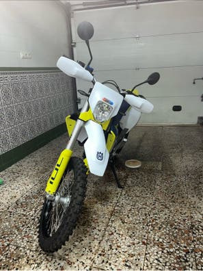 HUSQVARNA - 701 ENDURO