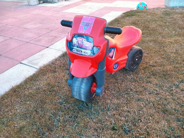 Motocicleta Feber Cars para Bebés Rojo