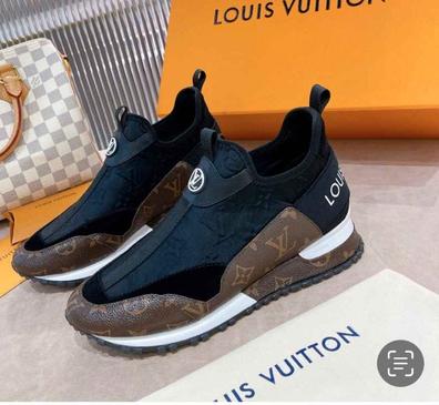 Zapatilla deportiva Louis Vuitton Archlight d'occasion pour 700 EUR in  Barcelona sur WALLAPOP