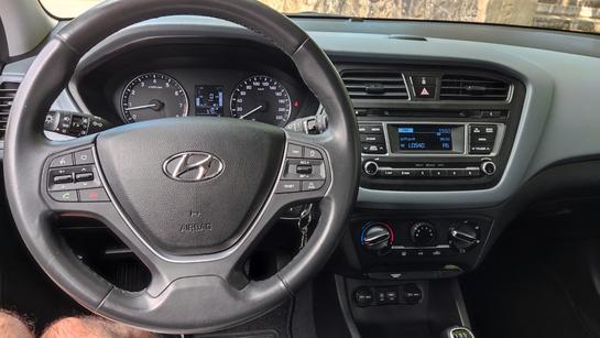 HYUNDAI - I20