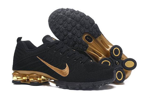 - Nike AIR Shox 2018